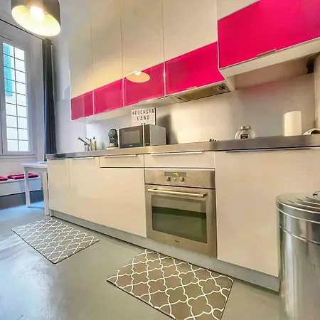 Cosy Appartement, Moderne, Fuchsia, Industriel Apartment Nice